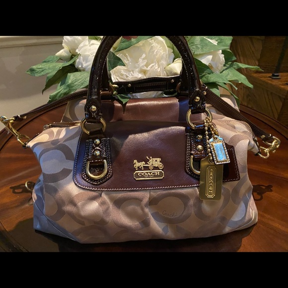 Cream Coach Purse - Picture 1 of 4